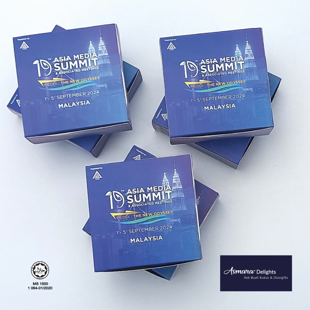 premium kek buah kukus corporate gift malaysia